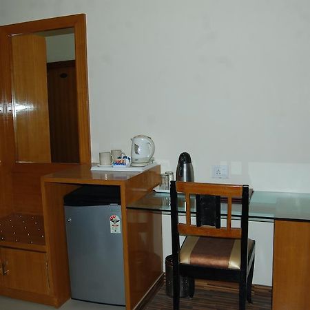 Metro Palace Hotel Bikánér Kültér fotó