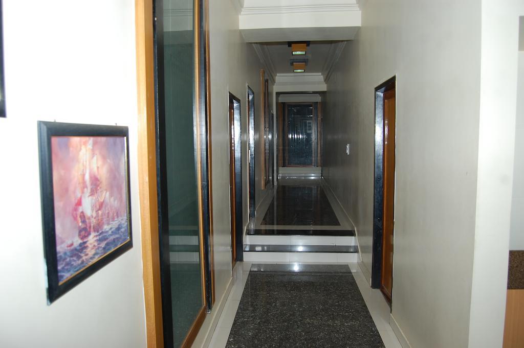 Metro Palace Hotel Bikánér Kültér fotó